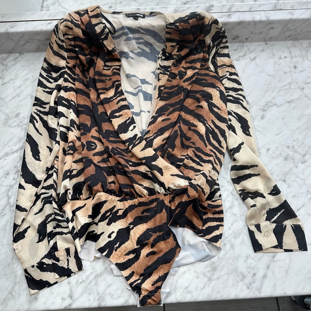 Fashion Nova Women’s Bodysuit - Size Large